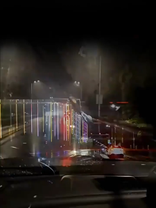 น้ำฝนไม่เกาะติด  น้ำยาเคลือบกระจก น้ำยาเช็ดกระจกรถยนต์ น้ำยาเคลือบกระจกรถ 500ml สูตรเข้มข้น มองเห็นชัดเจน ป้องกันยาวนาน