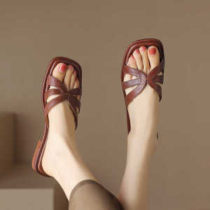 Genuine Leather Non Slip Woven Roman Style Slippers Womens Outwear 2024 Summer New Arrival Low Heel Soft Bottom French Retro Sandals