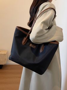 Elegant Commuter Large Tote Bag Womens High Capacity Fashionable Black Oxford Cloth Single Shoulder Bag Trendy Shopping Bag