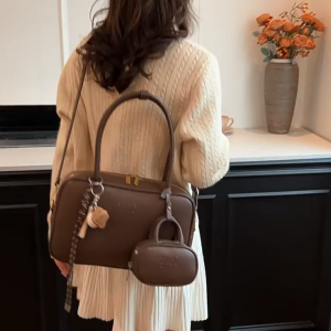 Tas Retro Bowling Handbag Boston Bag for Women Shoulder Crossbody Tote Bag Armpit Bag Baseball pendant