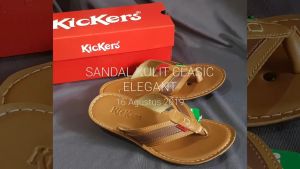 Sandal Slop Pria Kulit Terbaru Murah Kekinian Cowok Kasual Santai Karet Lentur Nyaman Tidak Licin