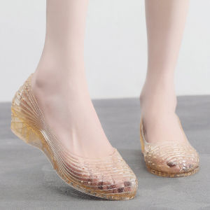 รองเท้าแตะส้นกลางสำหรับผู้หญิงในช่วงฤดูร้อนแบบใหม่ป้องกันการลื่นและกลิ่น รองเท้าแตะแบบสวมสบายระบายอากาศได้ดี ด้านล่างเป็นคริสตัล