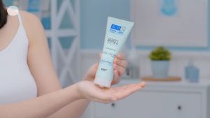 HADA LABO Tamagohada Mild Peeling Face Wash / Face Wash & Remover / Lotion