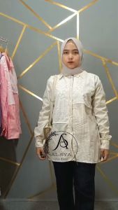 Atasan Wanita Kekinian: Desain & Bahan Nyaman