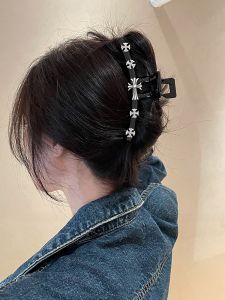 Elegant Black Cross Shark Hair Claw Womens Fashion Accessory Stylish Hair Clip High End Aesthetic behind the Head Hair Decor