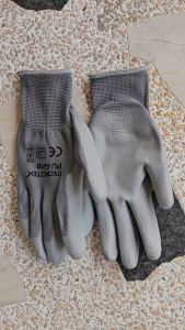 ถุงมือไมโครเท็กซ์ เคลือบพียู สีเทา ใช้หยิบจับชิ้นงานขนาดเล็กได้ง่าย GLVC0015-GY-ZZL