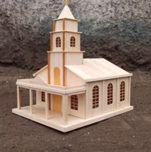 miniatur gereja ukuran besar