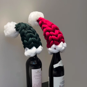 Handcrafted Christmas Decorations Super Thick Icelandic Wool Yarn Wine Bottle Covers Christmas Hat Ornaments Festive Accessories