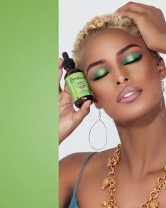 Rosemary hair care essential oil 59ml Nourish and protect hair roots Assist in hair growth The natural aroma of rosemary is long-lasting Make hair black and smooth