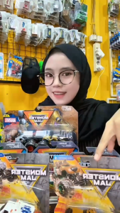 Monster Jam 2025 Official 1:64 Diecast Truck Series 31 ThunderROARus vs Velociraptor 2 Pack