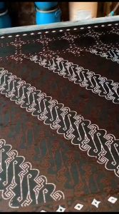 Sarung Santri Kualitas Tinggi: Motif Gus Iqdam yang Viral