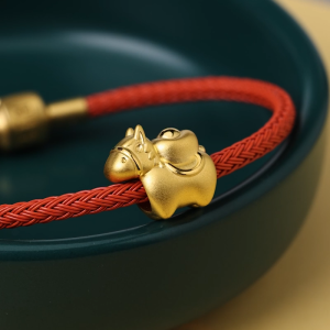 Chow Sang Sang  周生生 999 Gold Auspicious Horse Charm for Women & Men 95878C  (Bracelet Not Included)