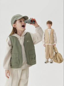 Marc&Janie | Multi-Pocket Sleeveless Workwear Style Vest for Spring Autumn