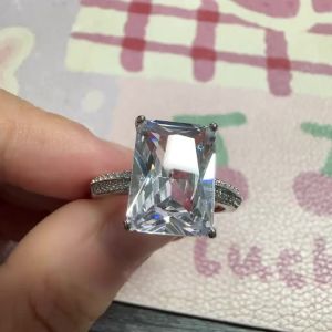 Huitan New Fashion Big Square Crystal Stone Women Wedding Bridal Ring Luxury Engagement Party Anniversary Best Gift Large Rings