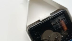 Jam Dinding DIAMOND Diameter Sedang 26cm Mesin Halus Desain Aesthetic Minimalis Gold Silver