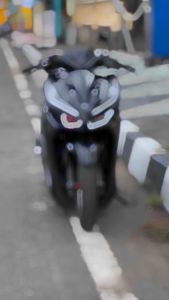 SKOLET STIKER MOTOR HITAM GLOSY SCOTLITE MOTOR BLACK GLOSY SKOTLET HITAM MENGKILAP SKOTLET MOTOR WARNA HITAM SKOTLET GLOSSY SKOTLET MENGKILAP SKOTLET PREMIUM SKOTLET FULL BODI MOTOR HARGA PROMO BISA COD
