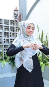 Jilbab Segi Empat Wafle Motif NORENN Laser Cut Premium Kerudung Terkini Khalisa Scarf