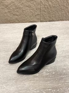 High quality 2025 New style Thick Soled School Shoes Black Womens Leather Boots size 35-40