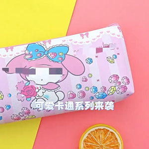 LVYIMAO Santio กระเป๋าปากกากระเป๋าเก็บของแบบพกพาสำหรับของขวัญสำหรับเด็กกระเป๋าเครื่องเขียนลายการ์ตูนน่ารักสำหรับนักเรียนกล่องดินสอ PU ชั้นเดียว