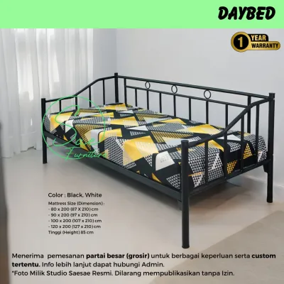 Daybed Ranjang Sofa Kursi Santai Besi