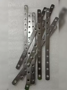 panel bolong besi bolong crome panjang 40cm tebal 25mm