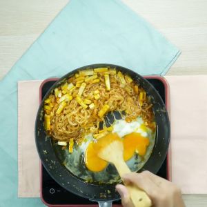 J-Lek (เจ๊เล็ก) น้ำพริกนรกกุ้ง ขนาด 40 กรัม