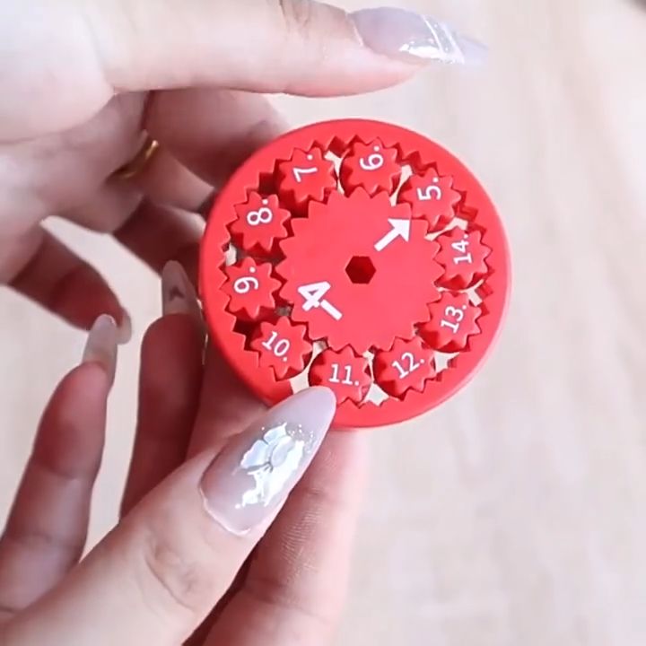 Mainan Matematika Fidget Spinner Belajar Angka Operasi Hitung Kali Bagi Tambah Kurang isi 9pcs MK141