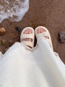 Comfortable Thick Bottom Anti-Slip Wear-Resistant Indoor Outdoor Couple Slippers Princess Style EVA Flat Heel Daily Wear