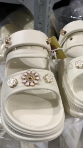 Dép Sandal Cao Cấp Đế Cao Tặng Kèm 12 Chram Sticker 3D Giày Crush Classic Hot From Hàn Độn Đế Croz