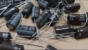 Elko 10v 1000uf Original 15pcs: Komponen Elektronik Berkualitas Untuk Proyek DIY