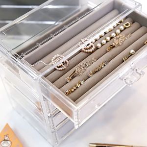 AC13-4 อะคริลิค 4ลิ้นชักช่องใหญ่ มีแท่นกํามะหยี่ข้างใน