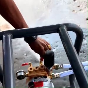 ปั๊มสามสูบTESLA 6 หุนพ่นยา รุ่นTL-25XS ไม่ต้องใช้สายพานและมู่เล่ย์ ใช้ชนเครื่องยนต์5.5ถึง8 แรงได้เลยสำหรับเพลาขนาด19มิล ประกัน6เดือน