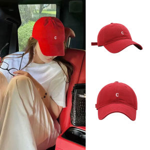 หมวกเบสบอลสีแดง หมวกทรงกลม ปักลาย C สำหรับผู้หญิง ทรงปากเป็ดกว้าง ทรงปากเป็ดนิ่ม ทรงปากเป็ดทรงกลม หมวกแฟชั่นฤดูใบไม้ผลิ