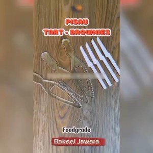 ( 1 PACK 100 PCS ) PISAU PLASTIK TART KUE BROWNIES LUXOR BENING PUTIH TRANSPARAN