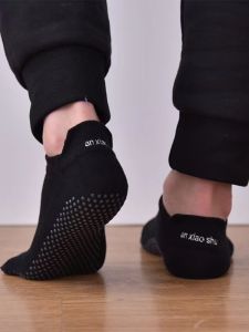Black Five-Finger Mens Yoga Socks Cotton Anti-Odor Fitness Pilates Anti-Slip Socks for Autumn And Winter Sports And Fitness