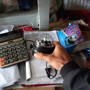 Led nháy theo nhạc . cầu xoay 7 màu. cầu xoay pha lê . đèn xoay vũ trụ quán bar vũ trường cà phê