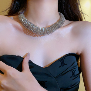 Exaggerated Metal Spring Decorative Choker Necklace Womens Style 2025 New Silver Color Alloy Necklace Fashion Jewelry