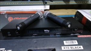 Trident USA X10 BLACK Professional UHF Wireless Microphone with Adjustable Frequency