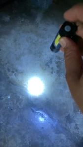 ไฟฉายความสว่างสูง ชาร์จแบตได้ ปรับได้ 3 รูปแบบ ส่องได้ไกล