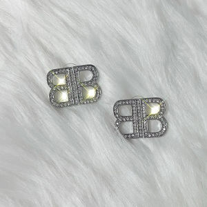 Trendy Double B Letter Silver Needle Earrings Womens Unique Design Sensation High-End Cold Style Fashionable Jewelry