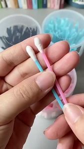 Cotton Bud Lembut Isi 100pcs Pembersih Telinga Korek Kuping 2in1