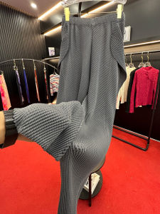 กางเกงขายาวทรงหลวมเอวยางยืดสำหรับผู้หญิงในช่วงฤดูร้อน ทรงหลวม กระโปรงทรงเอ ทรงเข้ารูป เดรสยาวลายดอกไม้