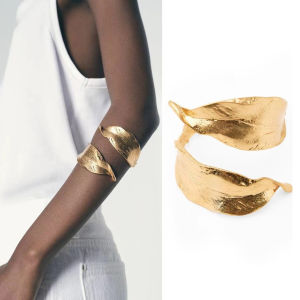 Luxurious Metal Textured Folded Open Hand Bracelet: Women's Fashion Jewelry