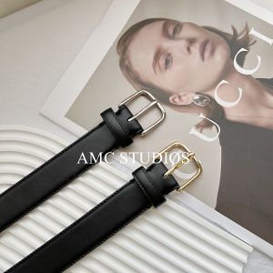 เข็มขัดหนังวัวแท้ชั้นดีทรงสี่เหลี่ยมสำหรับผู้หญิง แฟชั่นอเนกประสงค์ย้อนยุคเรียบง่าย 2024 ใหม่ ผิวหนังกลับ หัวเข็มขัดโลหะผสม