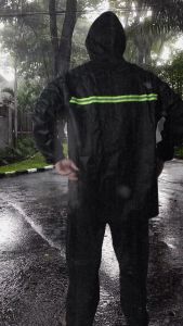 Jas Hujan Setelan Celana Raincoat Dengan Lengan Kuat Polos Dengan Tas -99