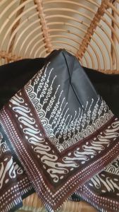 ikat kepala batik / slayer batik / Udeng Batik Segitiga