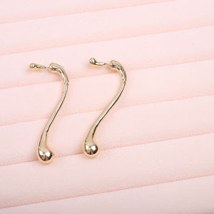 Exaggerated Minimalist High-End Style Cold Tone Sardine Shape Waterdrop Front And Back Wearing Earrings Fashionable And Grand