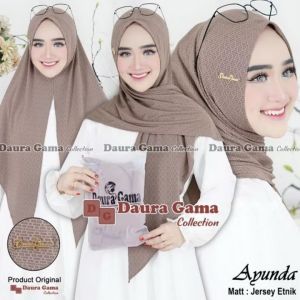 Hijab Segitiga Instan / Hijab Instan Ayunda Jersey Etnik By Daura Gama / Jilbab Instan Model Terbaru