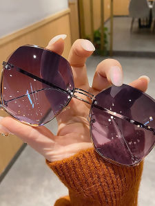 Summer Large Frame Stylish Sunglasses