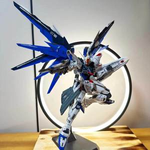 Mô Hình Đã Lắp Ráp Gundam Freedom Unicorn Kyoshin Red